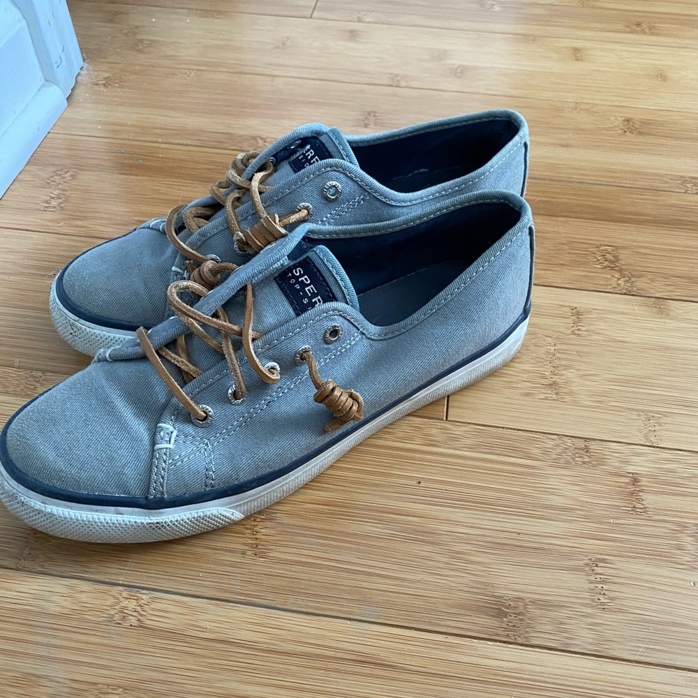 Sperry - Picture 2 of 3